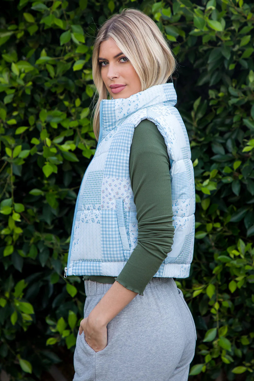 Daphnis and Chloé Blue Cropped Puffer Vest