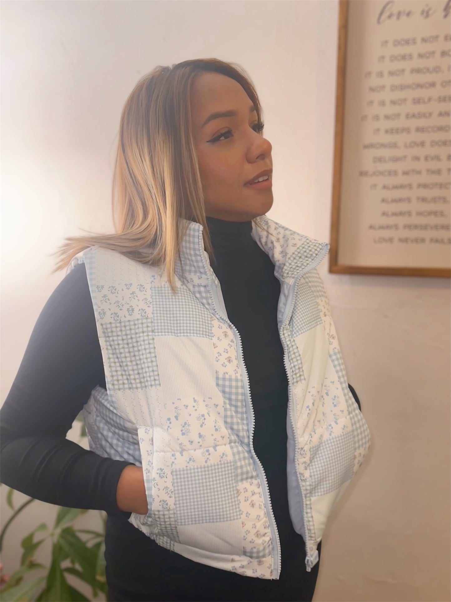 Daphnis and Chloé Blue Cropped Puffer Vest