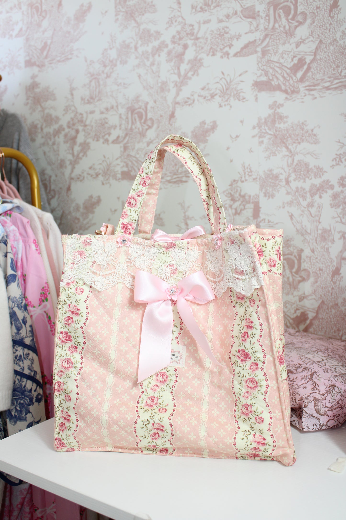 The Gardenia Handbag With Detachable Straps