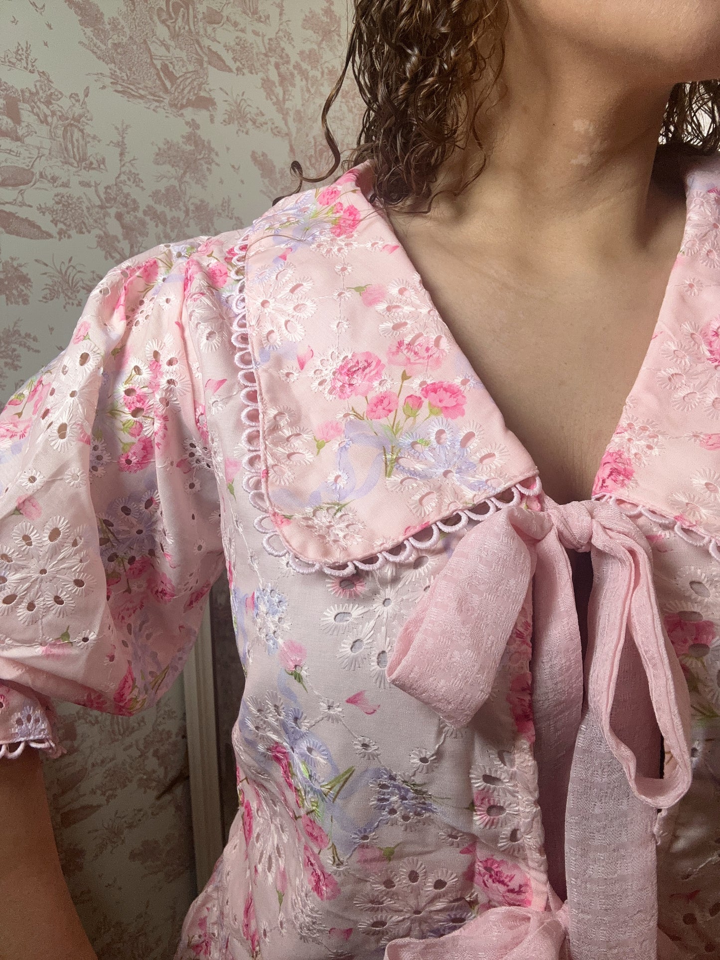 Bel Fiore Eyelet Embroidered Set