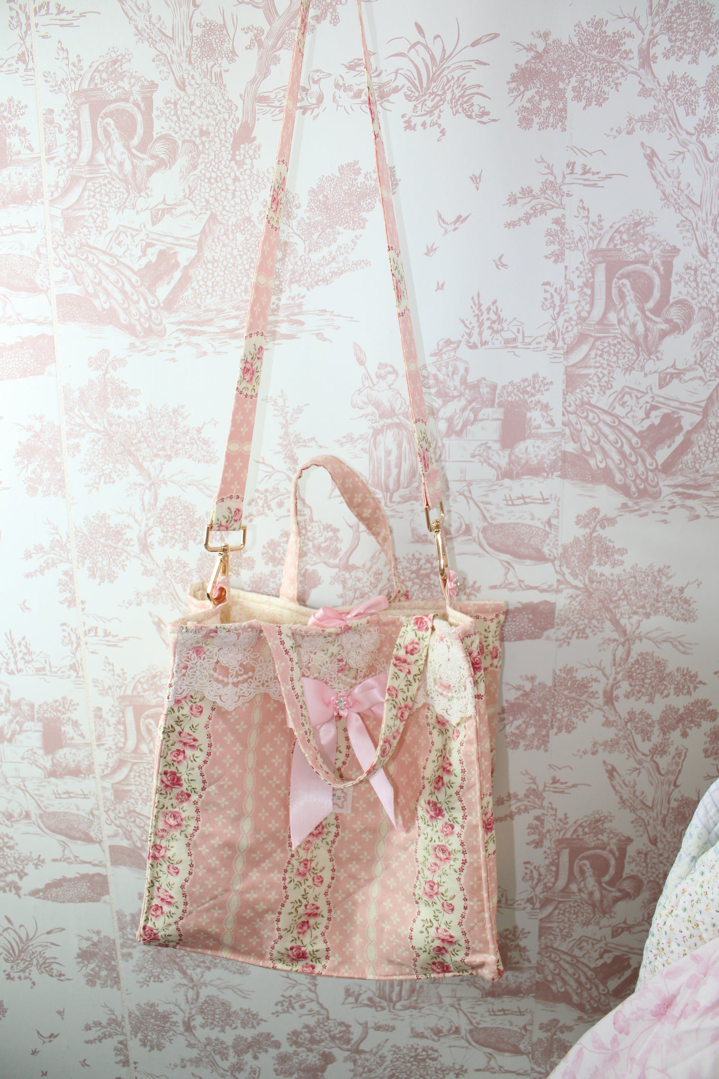 The Gardenia Handbag With Detachable Straps