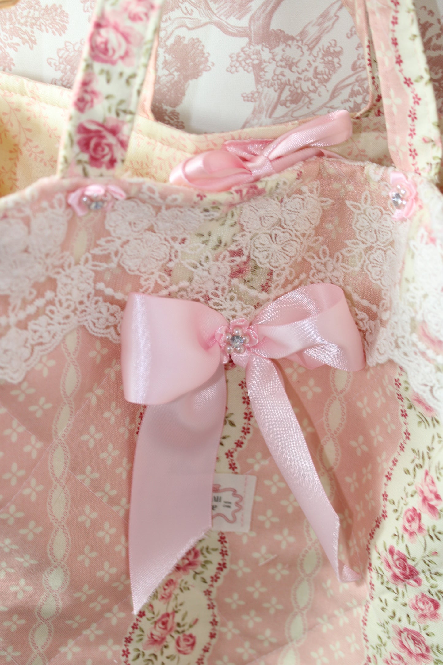The Gardenia Handbag With Detachable Straps