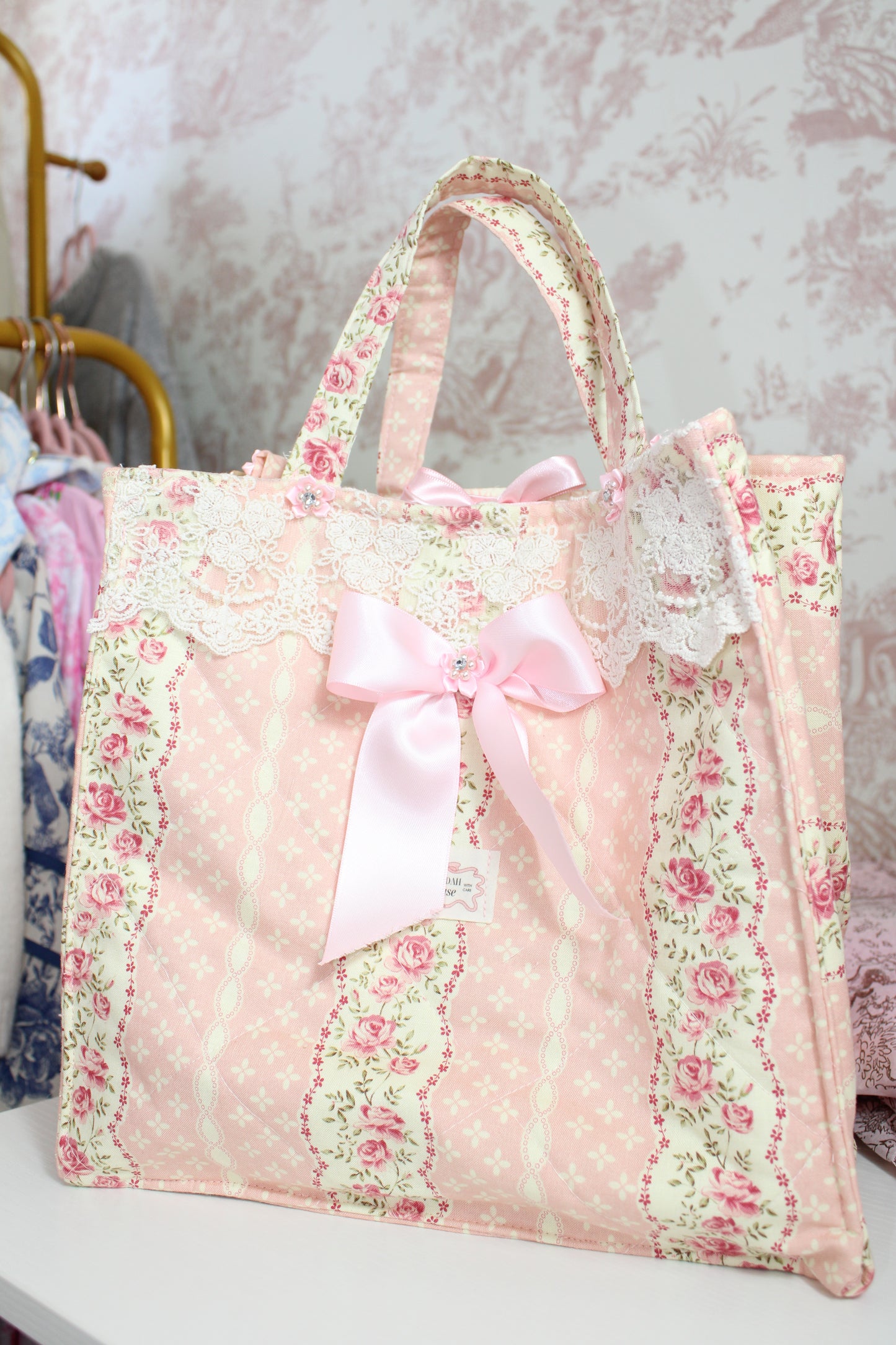 The Gardenia Handbag With Detachable Straps