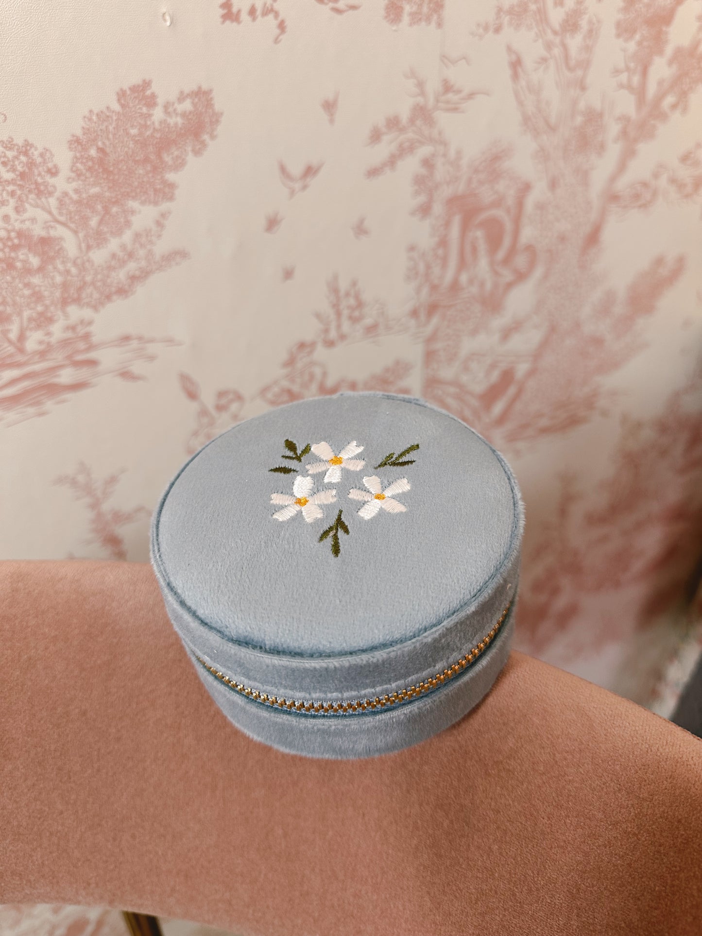 The Treasure Aboard jewelry case velvet blue
