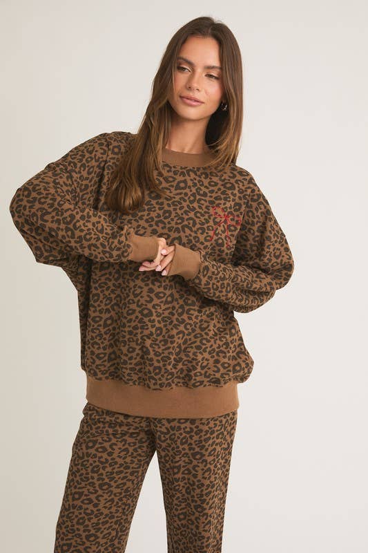 A Very Cozy Cheetah Cotton Crew Neck Sweatshirt And Sweatpants Set