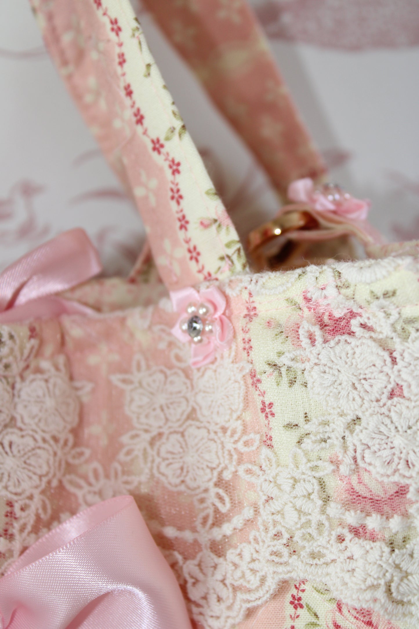 The Gardenia Handbag With Detachable Straps
