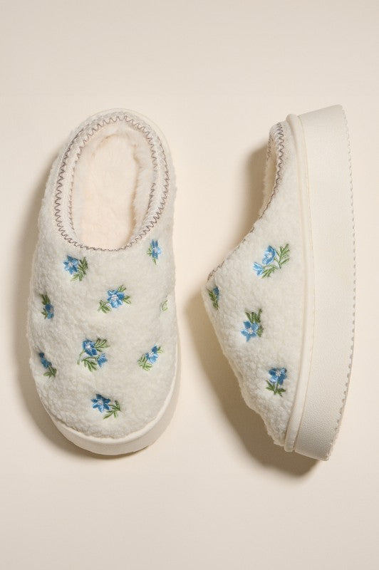 Dainty Ditsy Floral Full Coverage Slippers