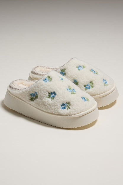 Dainty Ditsy Floral Full Coverage Slippers