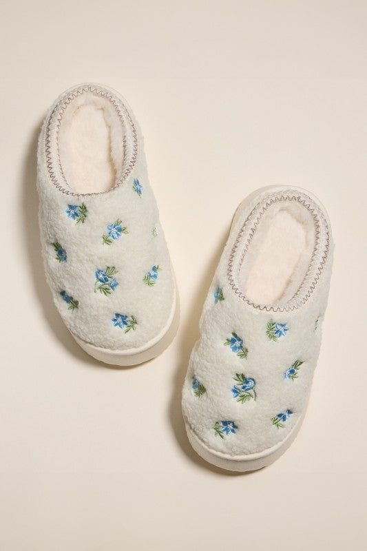 Dainty Ditsy Floral Full Coverage Slippers