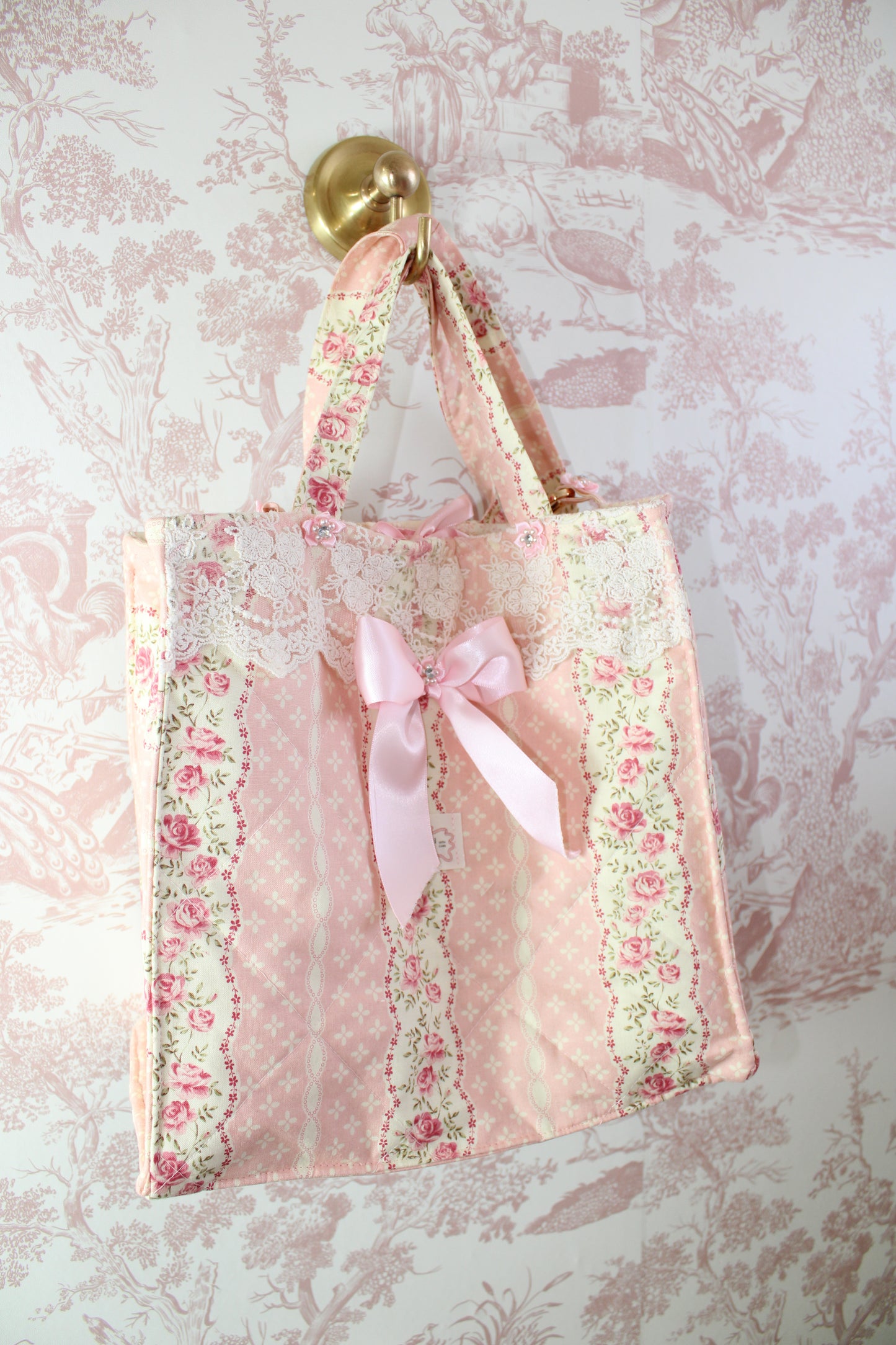 The Gardenia Handbag With Detachable Straps
