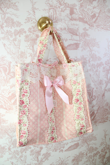 The Gardenia Handbag With Detachable Straps