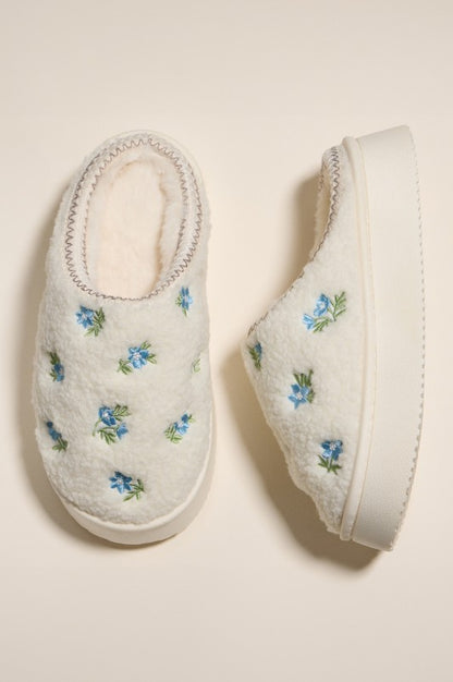 Dainty Ditsy Floral Full Coverage Slippers